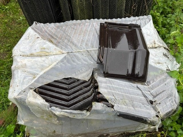 Knikpan, koramic, mansarde kap, dakpan, wienerberger, Doe-het-zelf en Verbouw, Ophalen, Steen of Klei, Zwart, Zo goed als nieuw