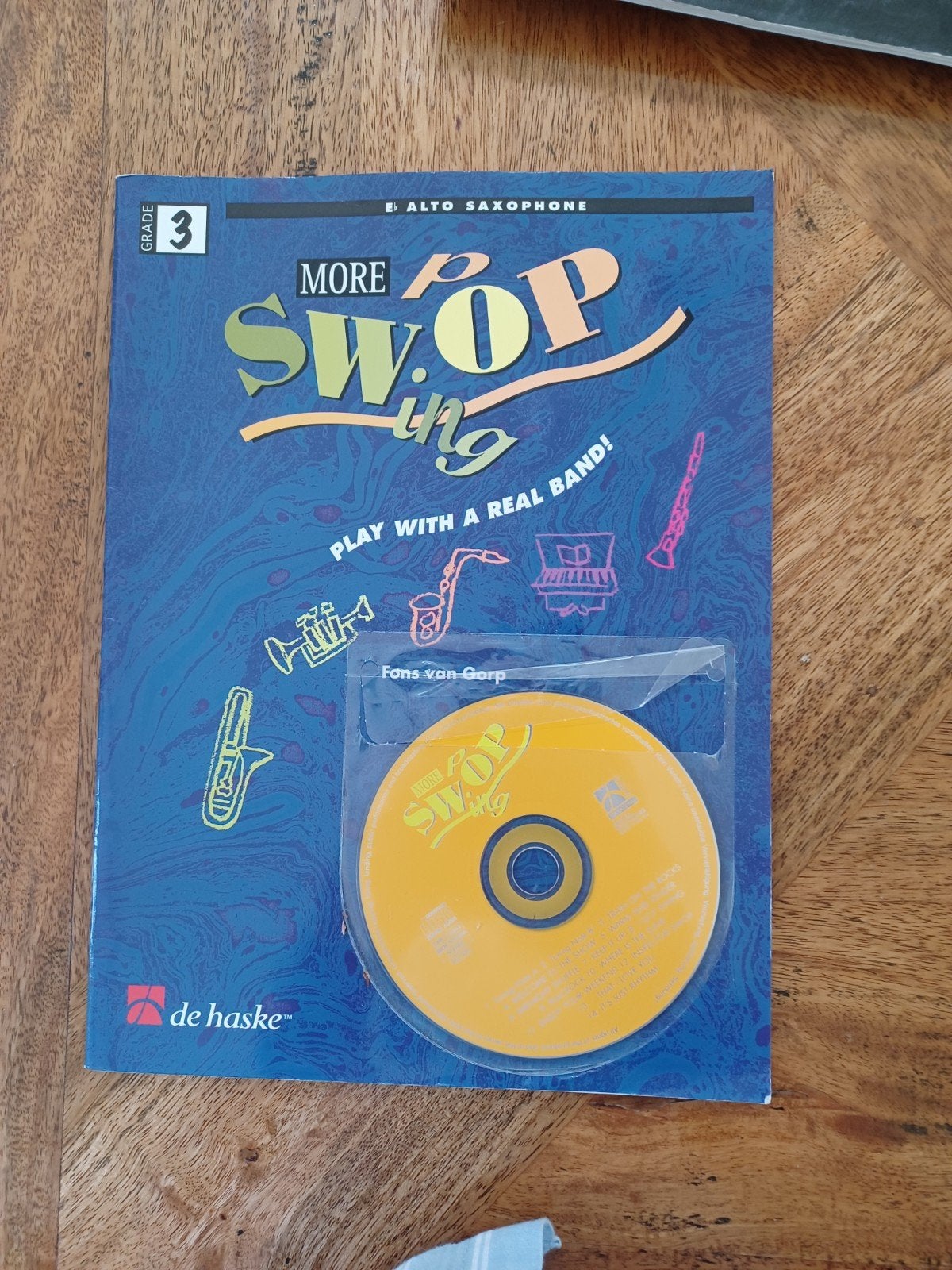 More Swing Play Along - E-Alto Saxophone (Boek + CD), Ophalen of Verzenden, Gebruikt