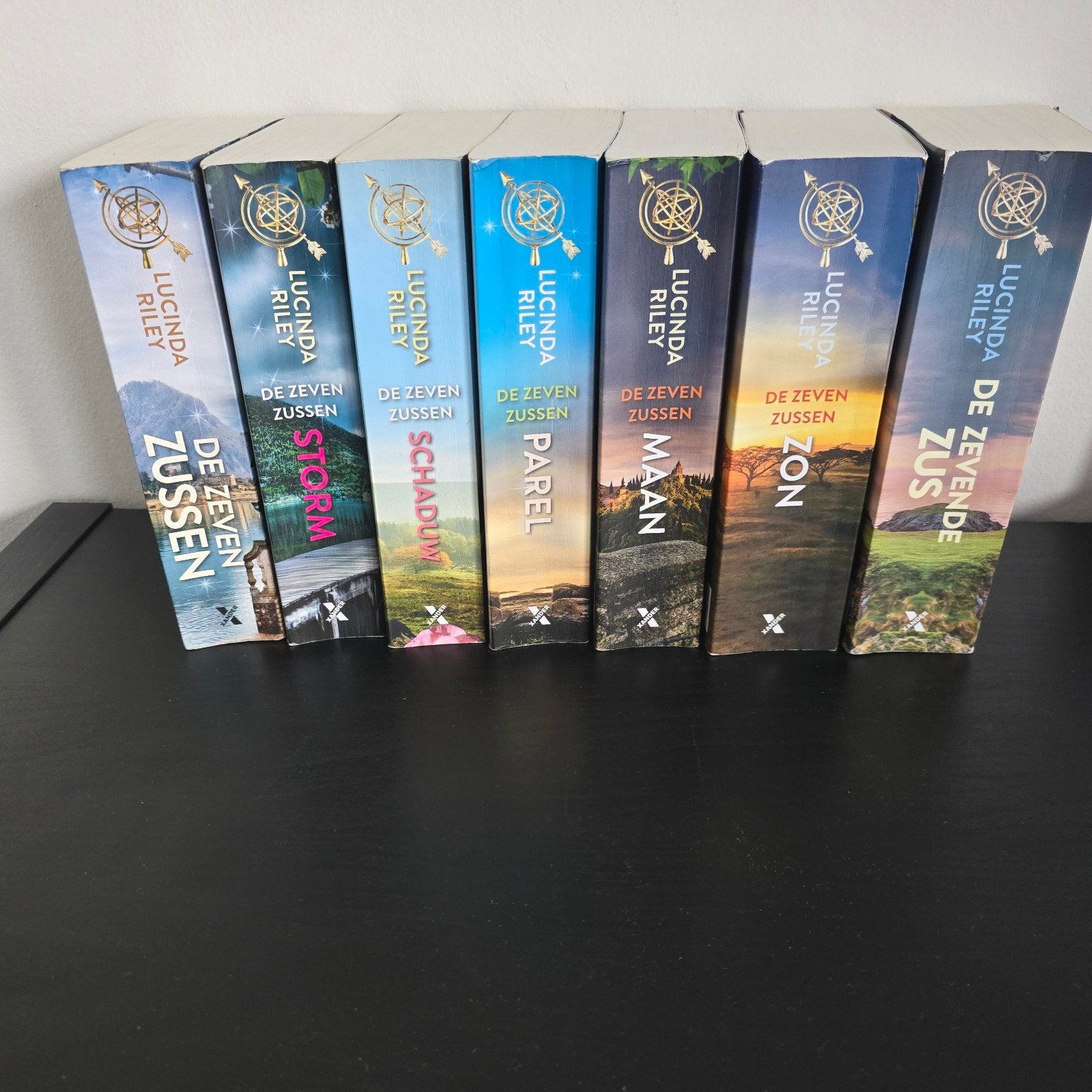 De Zeven Zussen serie - Lucinda Riley (deel 1 t/m 7), Boeken, Ophalen of Verzenden, Gelezen, Lucinda Riley