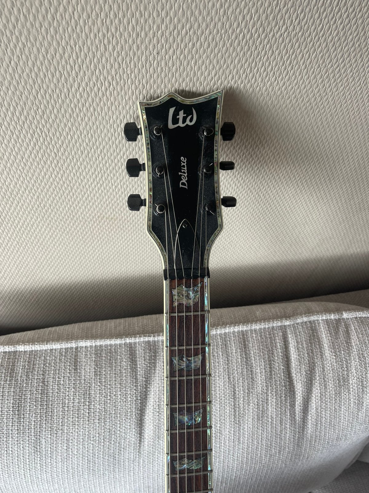 ESP LTD EC 1000 Deluxe, Ophalen, Gebruikt, Solid body