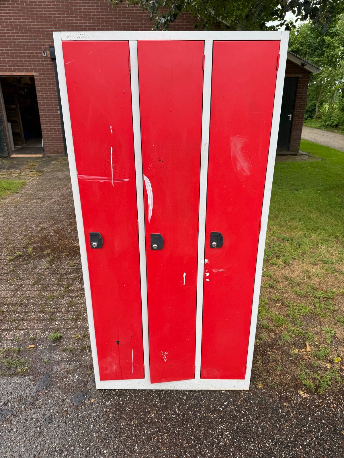 Metalen locker met 3 deuren - rood, Ophalen, Gebruikt