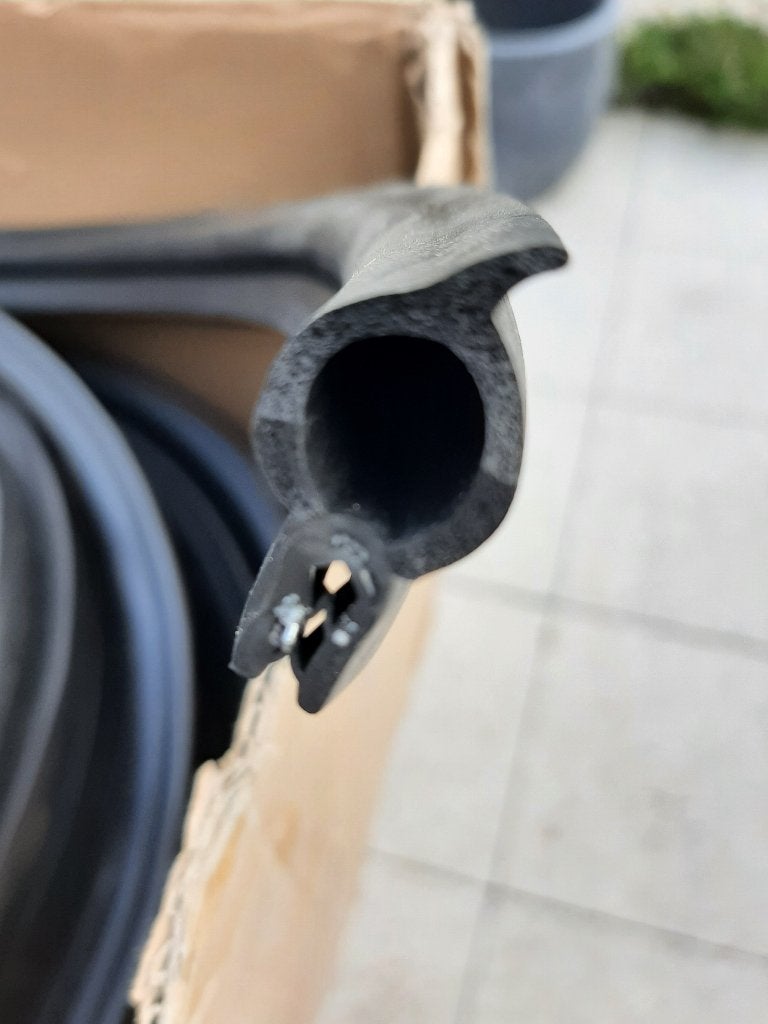 Kantprofiel / Carrosserieband / Klemband / Afdichtrubber, Ophalen of Verzenden, Nieuw, Voor, Achterklep
