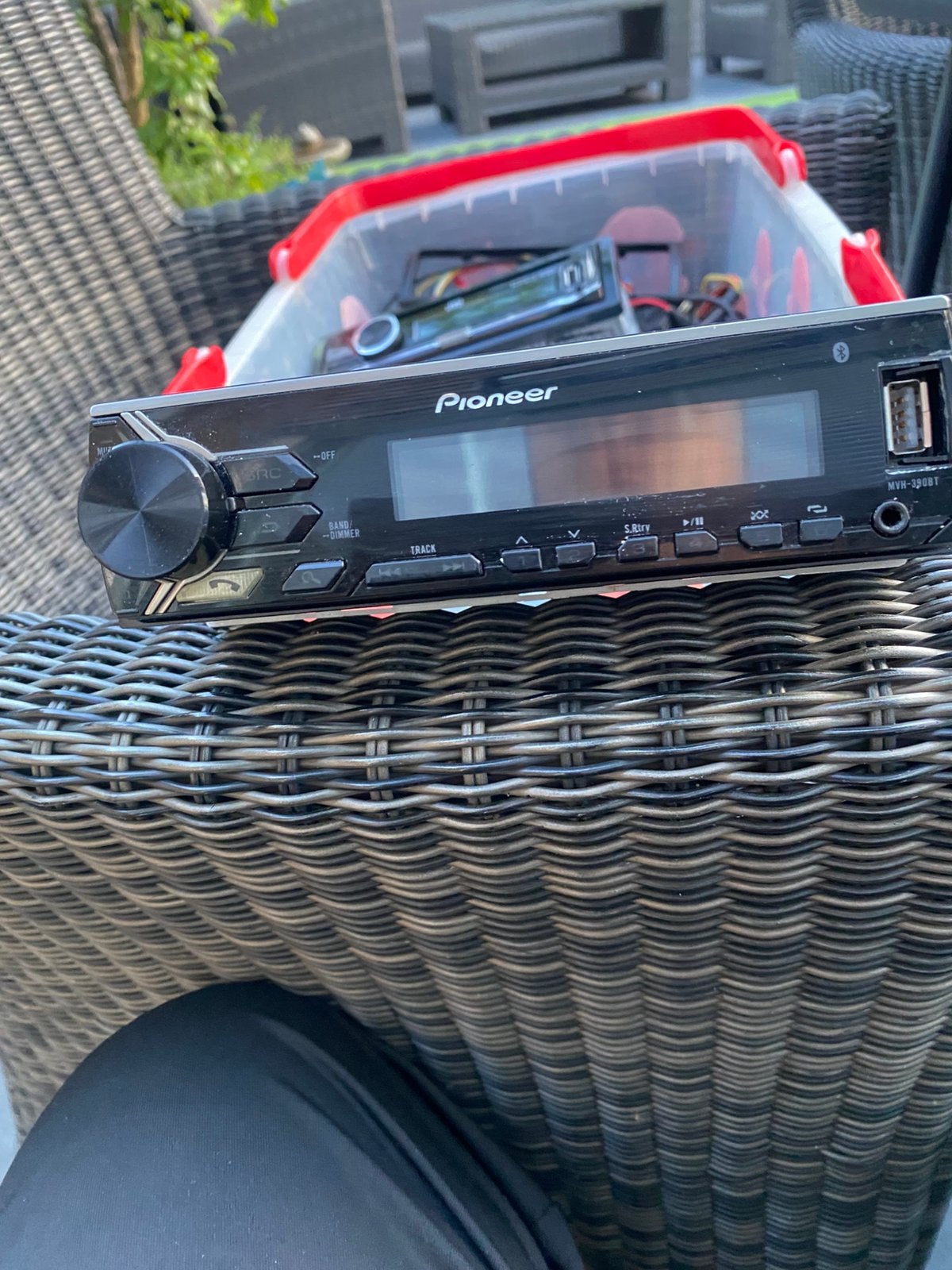 Auto radio Pioneer Usb Bluetooth Mvh 390 BT 50 euro, Ophalen of Verzenden, Zo goed als nieuw