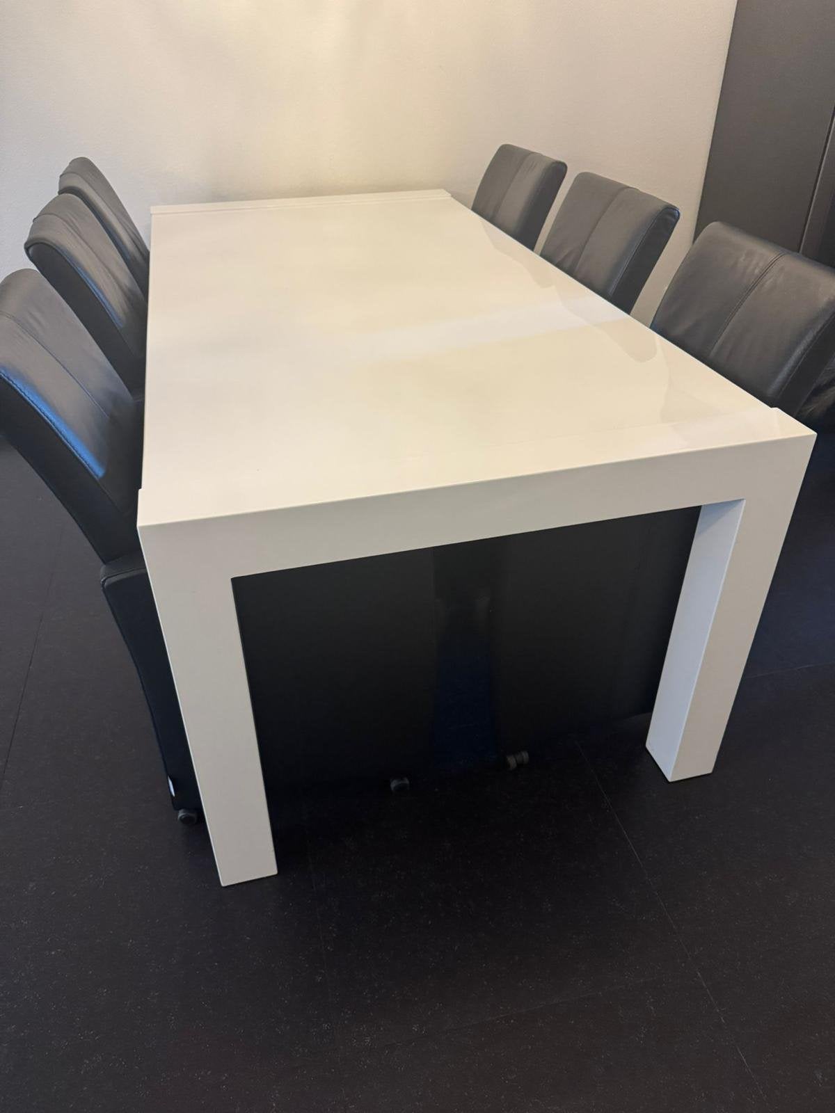 Eethoek met 6 echt lerenstoelen, Verzenden