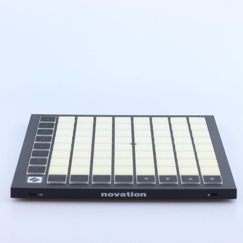 Novation Launch Pad X, Native Instruments, Zo goed als nieuw, https://support.native-instruments.com/hc/nl, Schlesische StraÃŸe 29-30, 10997 Berlijn, Duitsland