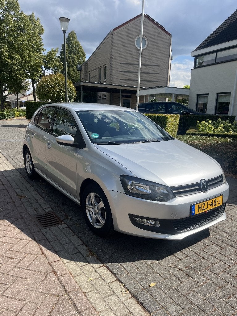 Volkswagen Polo 1.2 Grijs 6V 44KW met extra set winterbanden, Auto's, Volkswagen, Voorwielaandrijving, Zwart, 1198 cc, Handgeschakeld