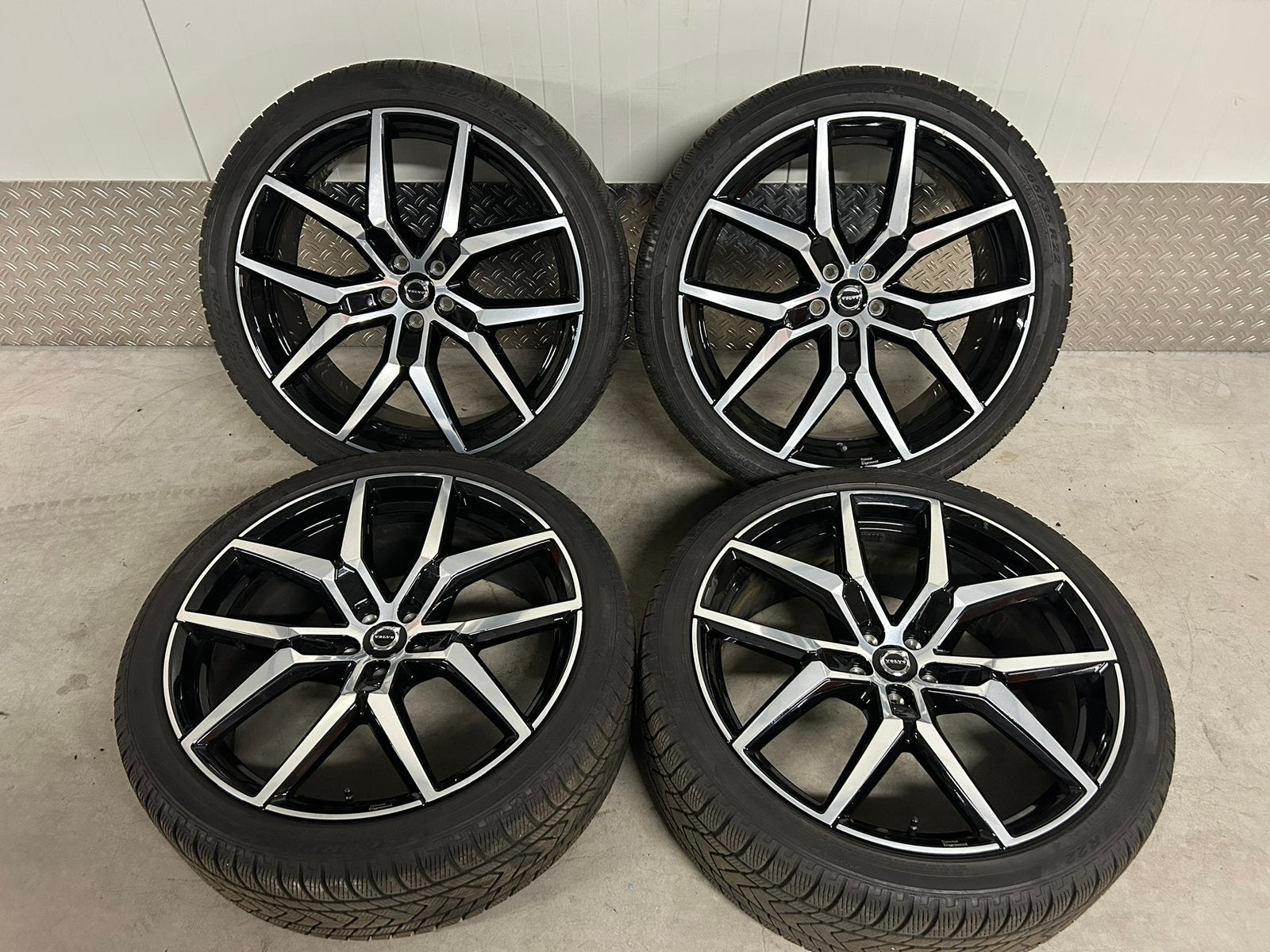 Originele Volvo XC60 XC90 22inch Polestar engineered Pirelli, Auto-onderdelen, Banden en Velgen, Ophalen, Gebruikt, 265 mm, Banden en Velgen