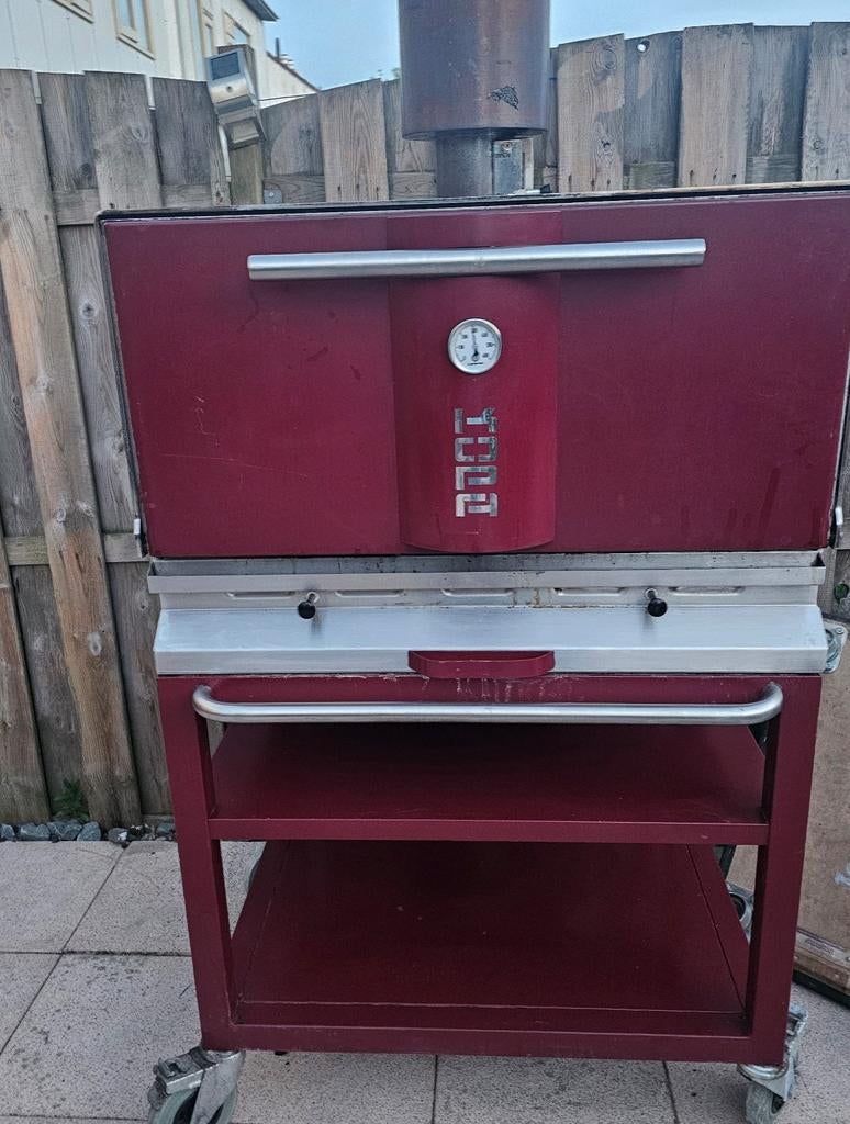 Kopa Houtskooloven 500 sec Donkerrood met Verrijdbaar Kar, Ophalen of Verzenden, Gebruikt, Fornuis, Frituur en Grillen