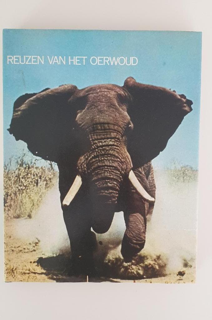 Dierenboek: Reuzen van het oerwoud, Boeken, Ophalen of Verzenden