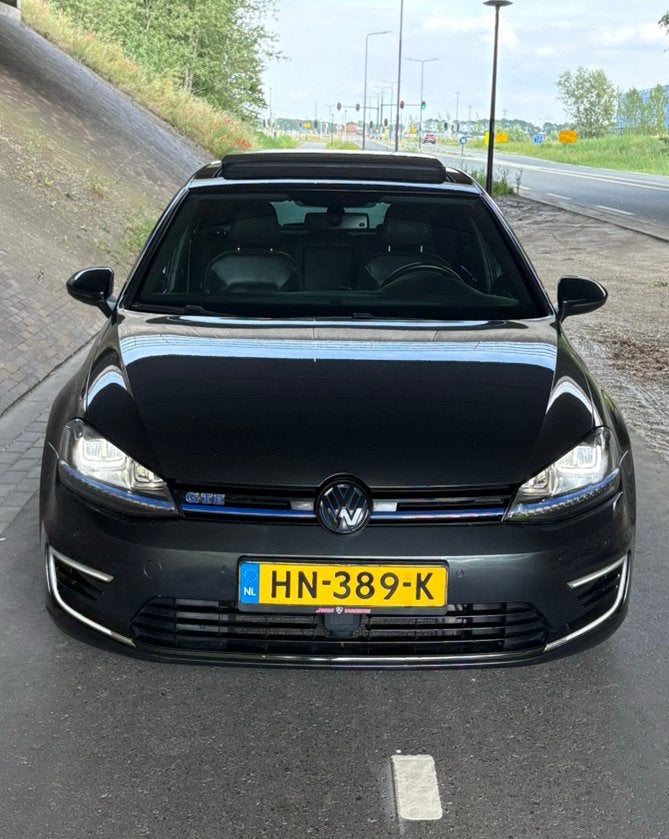 Volkswagen Golf GTE FULL OPTION 2015 1.4 300PK, Auto's, 1499 kg, 149 pk, Zilver of Grijs, 84 €/maand