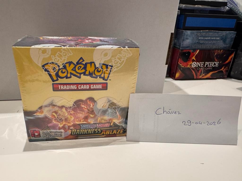 Pokémon TCG Sword & Shield Darkness Ablaze Boosterbox, Hobby en Vrije tijd, Verzamelkaartspellen | Magic the Gathering, Ophalen of Verzenden