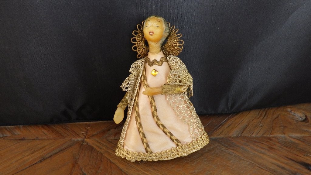 mooi vrouwenbeeldje in zangpose, Diversen, Kerst, Ophalen of Verzenden, Gebruikt