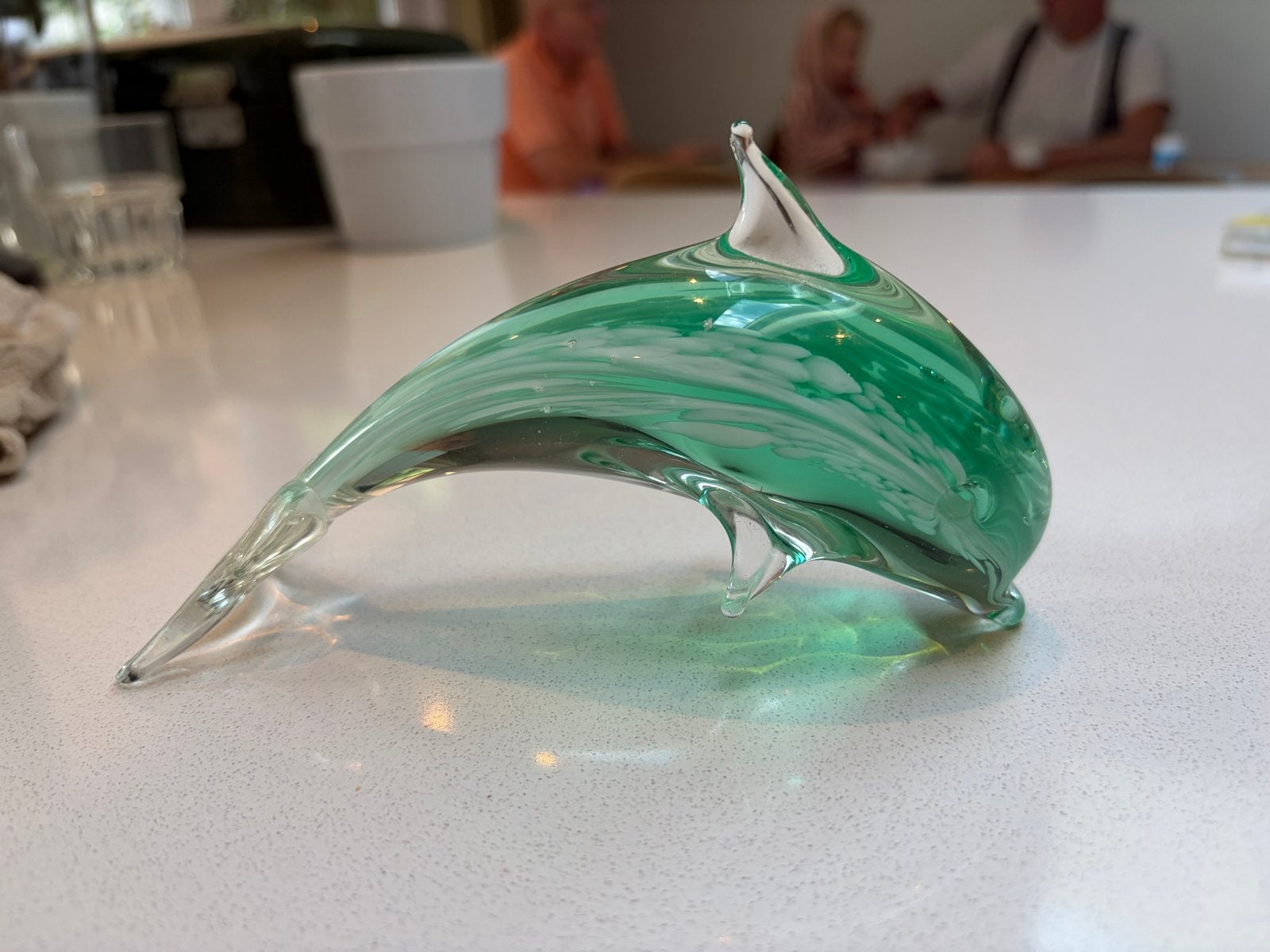 Glazen dolfijn groen/wit - decoratief beeldje, Ophalen of Verzenden