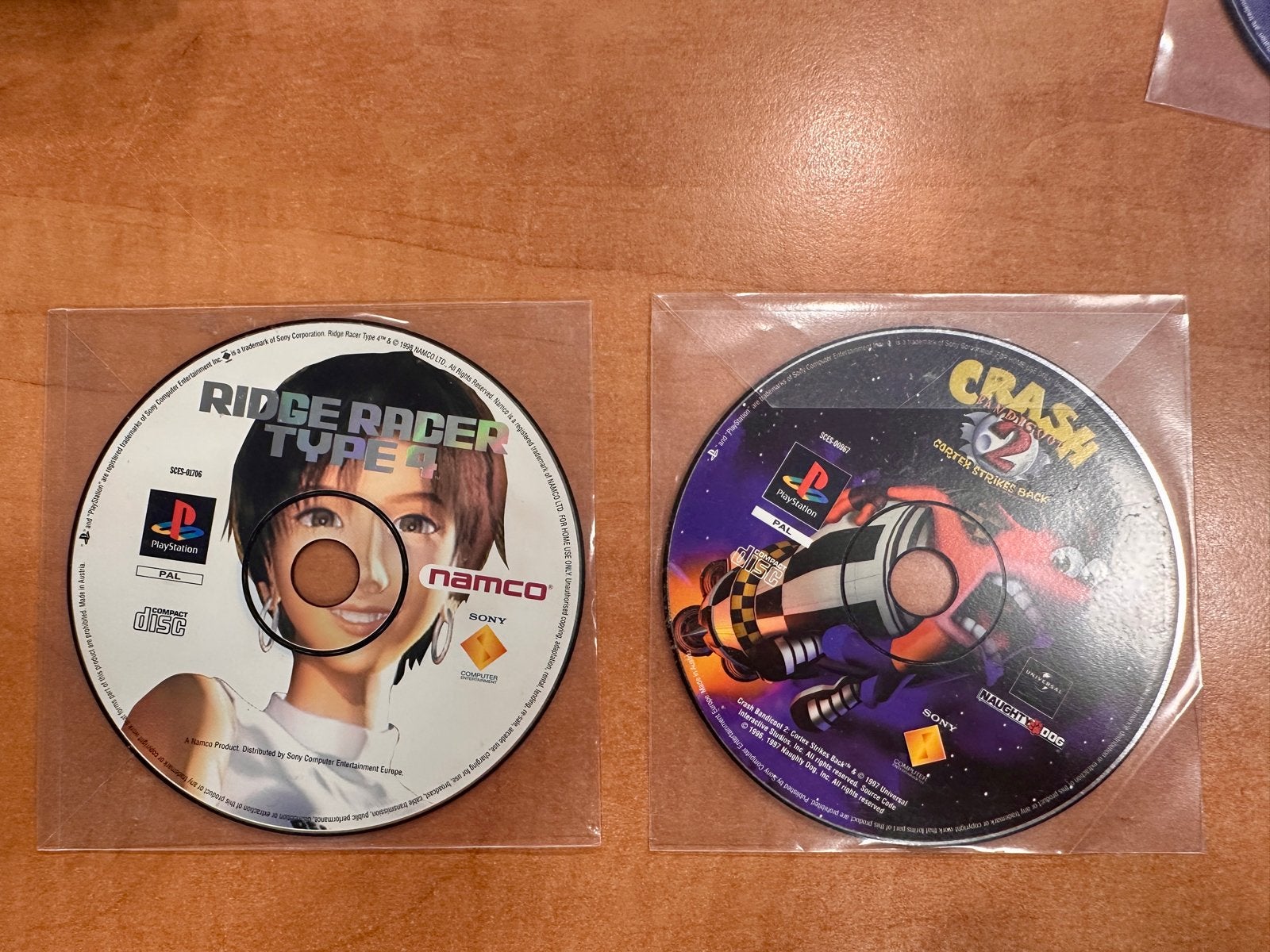 PlayStation 1 Games: Ridge Racer Type 4 & Crash Bandicoot 2, Spelcomputers en Games, Gebruikt, 1 speler, Racen en Vliegen, Ophalen of Verzenden