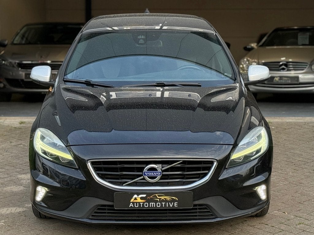 Volvo V40 2.0 D2 R-Design Business Xenon/Euro6, Auto's, Volvo, Voorwielaandrijving, Gebruikt, Euro 6, 4 cilinders