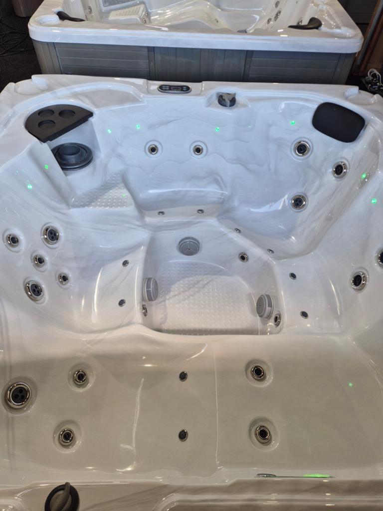 Jacuzzi balboa 5 persoons 3 jaar oud!, Ophalen, Zo goed als nieuw, Pomp
