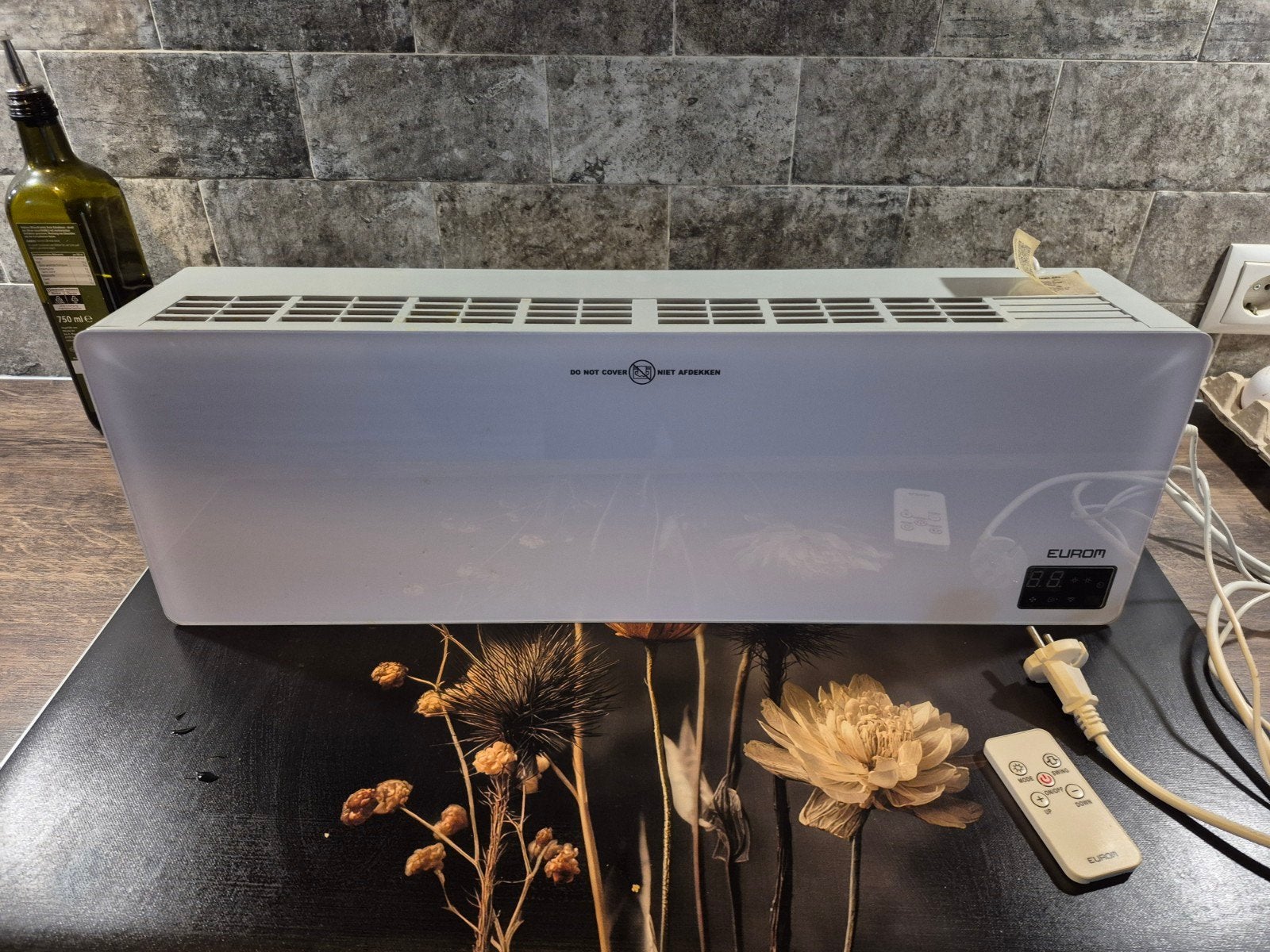 Eurom Wall Designheat 2000 WiFi Kachel - Zo goed als nieuw, Minder dan 30 cm, Kachel, Ophalen of Verzenden, Zo goed als nieuw