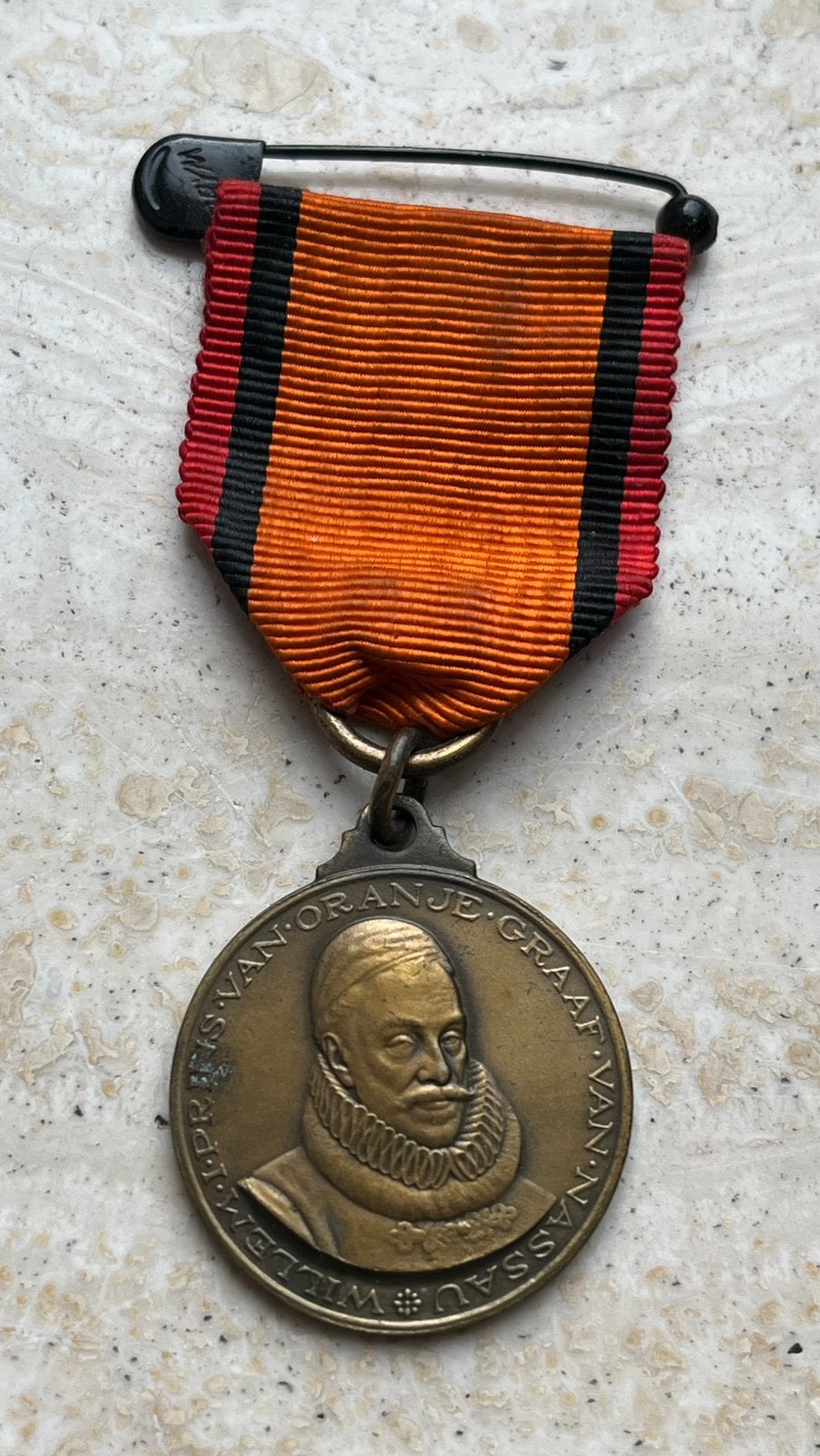 BURGERWACHT AMSTERDAM Herr. medaille Willem Van Oranje 1933, Ophalen of Verzenden, Landmacht, Nederland, Lintje, Medaille of Wings