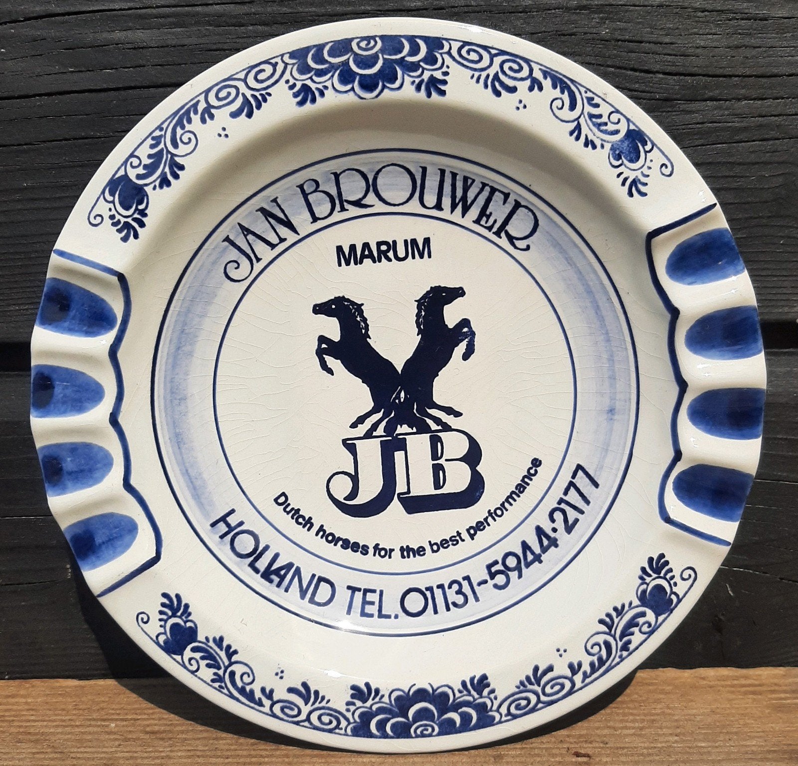 Delfts Blauw Asbak - (JAN BROUWER - Paardenhouderij / Marum), Ophalen of Verzenden, Asbak