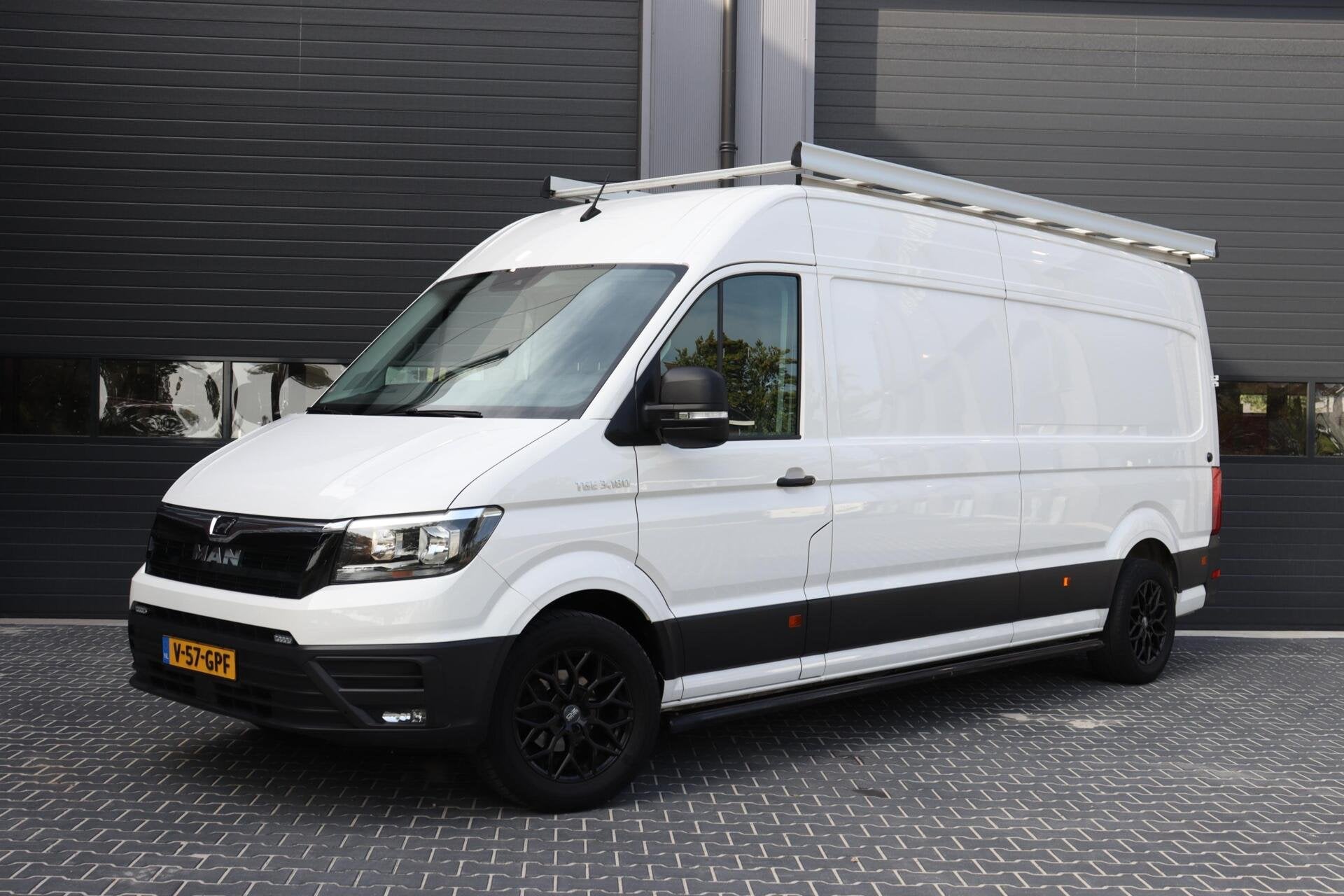 MAN TGE 35 2.0 177PK L4H3 l AUTOMAAT l IMPERIAAL l TREKHAAK, Auto's, Stof, Gebruikt, Euro 6, Met garantie (alle)
