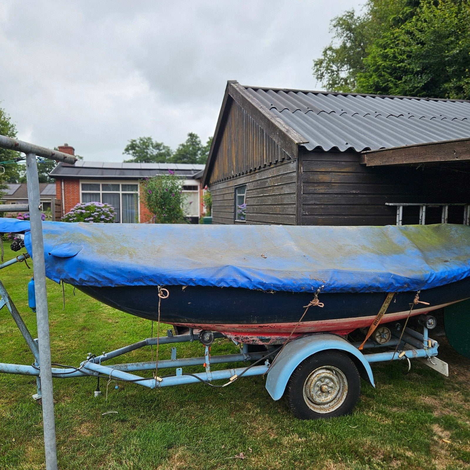 Leukothea met trailer en 2 pk buitenboordmotor, Watersport en Boten, Ophalen, Buitenboordmotor