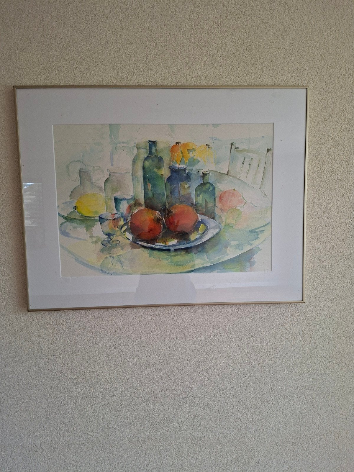 Aquarel van Willie van Haardt - Stilleven met fruit en fless, Realistisch, Stilleven, Ophalen of Verzenden, Aquarel