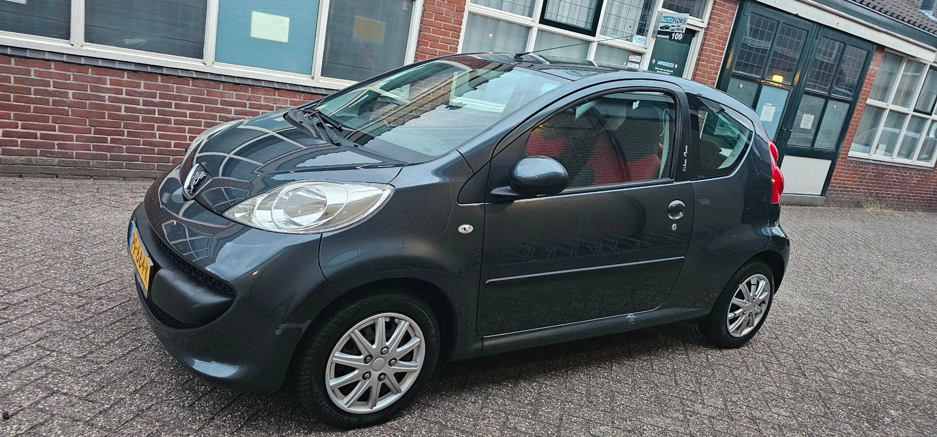 Peugeot 107 1.0-12V XR airco Toerenteller elek pak, Voorwielaandrijving, Gebruikt, 4 stoelen, 68 pk