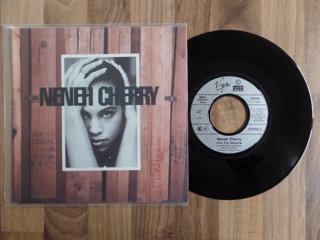 single Neneh Cherry – Inna City Mamma, Ophalen of Verzenden, Gebruikt, 7 inch, Pop