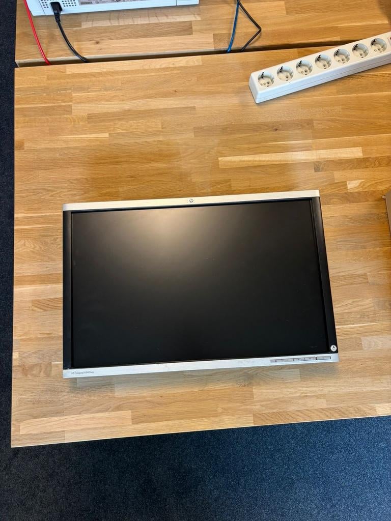 4x HP LA2205wg + 1x LA2405wg monitor met bevestigingsbeugels, Gebruikt, 50 Hz, 40 tot 60 cm, Ophalen