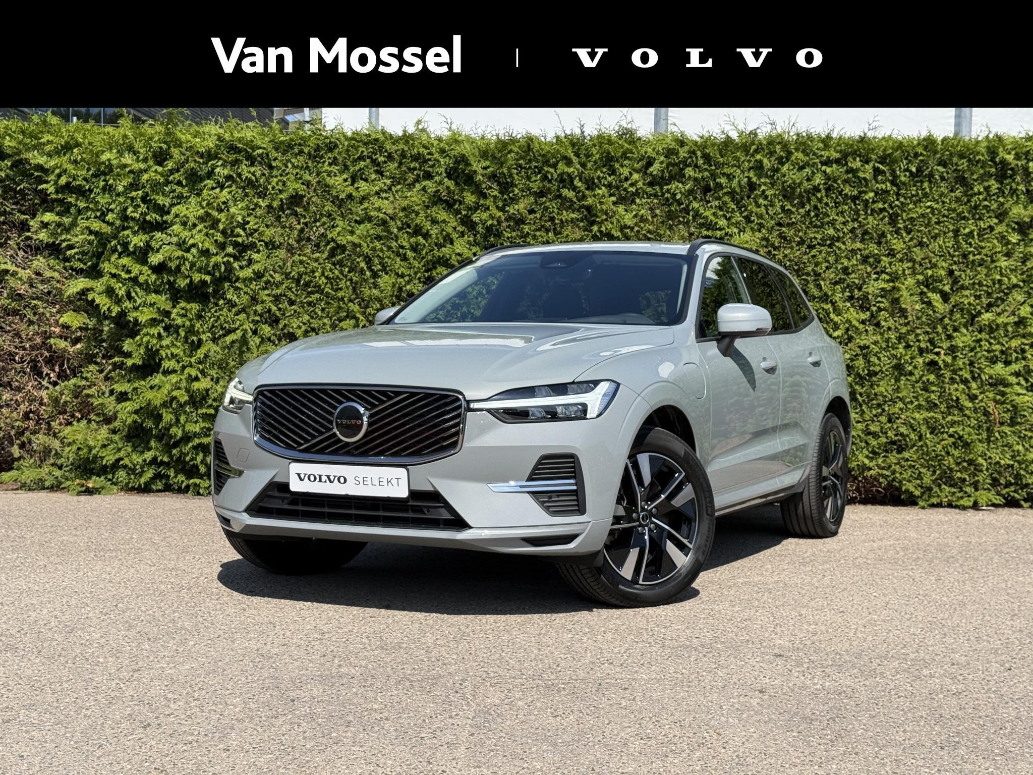 Volvo XC60 T6 Plug-in hybrid AWD Essential | Trekhaak | Blis