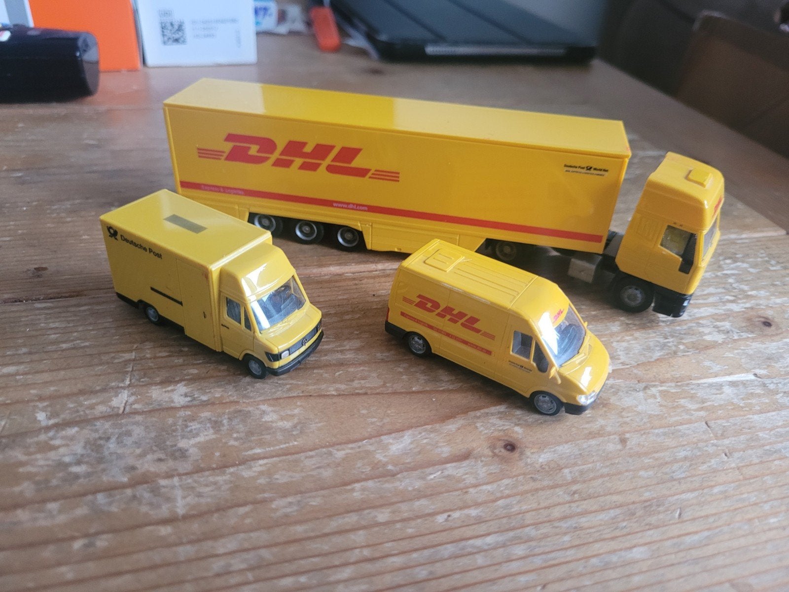 Setje dhl truck/busjes