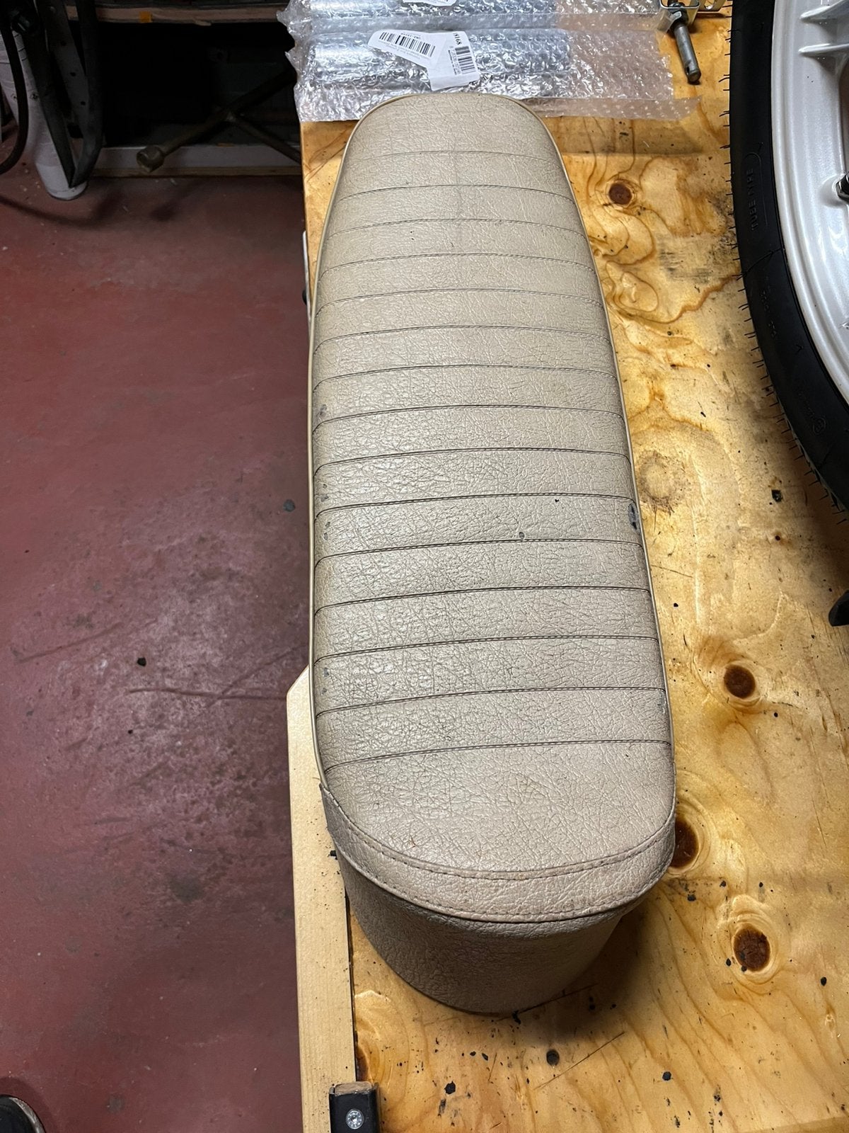 Zundapp buddyseat, Ophalen, Zadel