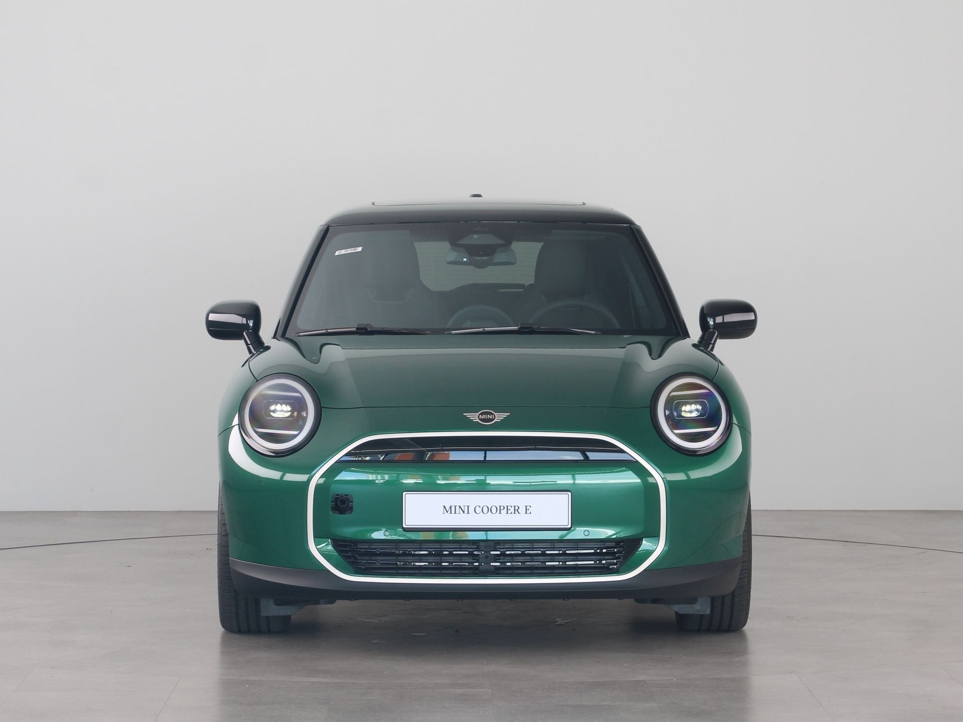 MINI Cooper E Favoured Pakket M PRIVATE LEASE EUR 475,- (60, Auto's, Zwart, 4 stoelen, Parkeerassistent, Nieuw