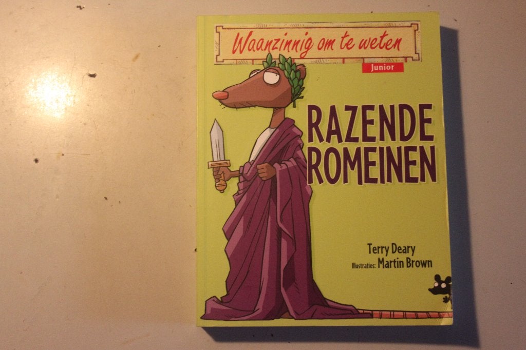 803q - boek - razende romeinen - waanzinnig om te weten - te, Boeken, Ophalen of Verzenden, Gelezen