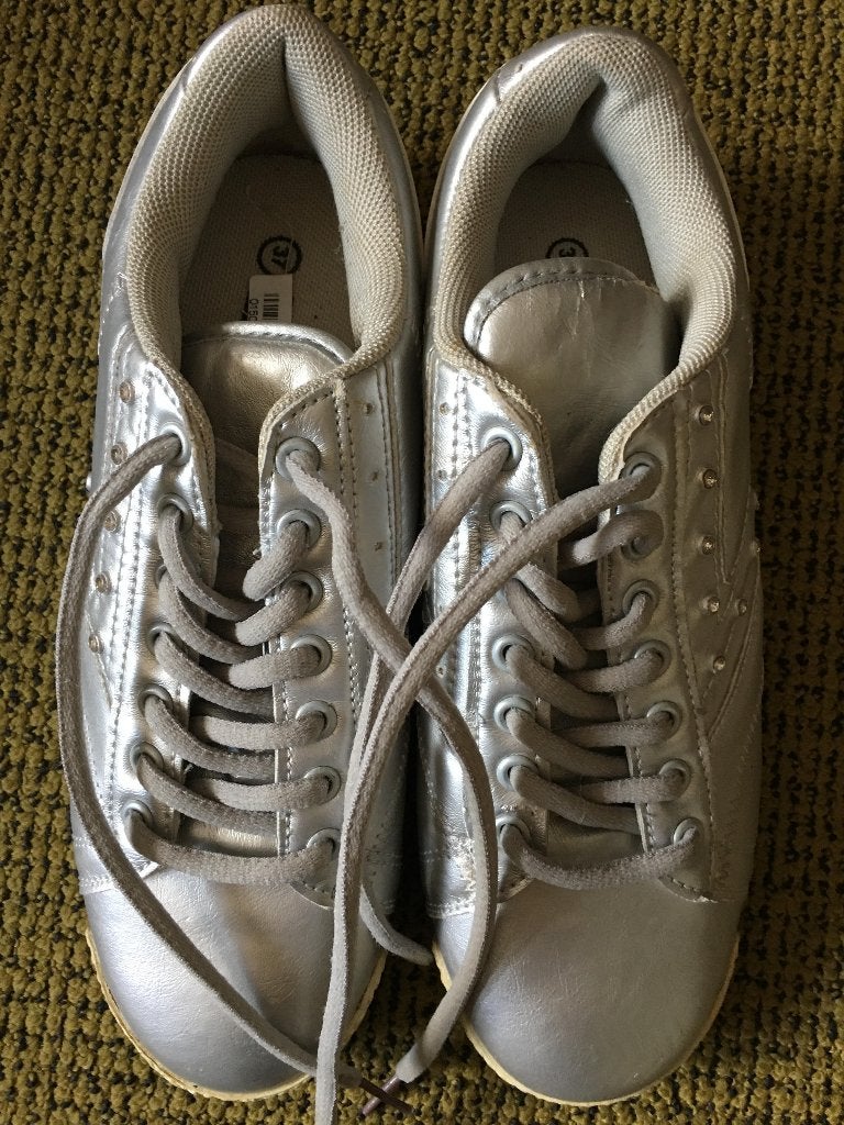 Schoenen, 37, grijs, met veters, Ophalen of Verzenden, Grijs, Sneakers of Gympen, Zo goed als nieuw