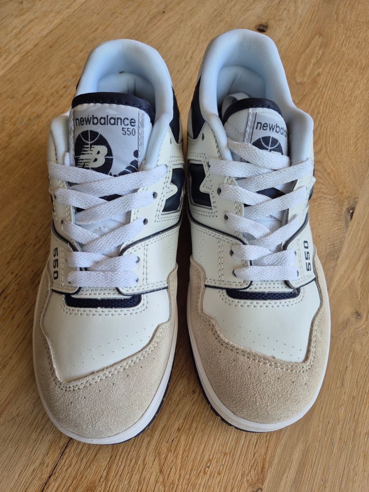 New Balance 550 donkerblauw maat 34,5, Sport en Fitness, Basketbal, Ophalen, Nieuw, Schoenen