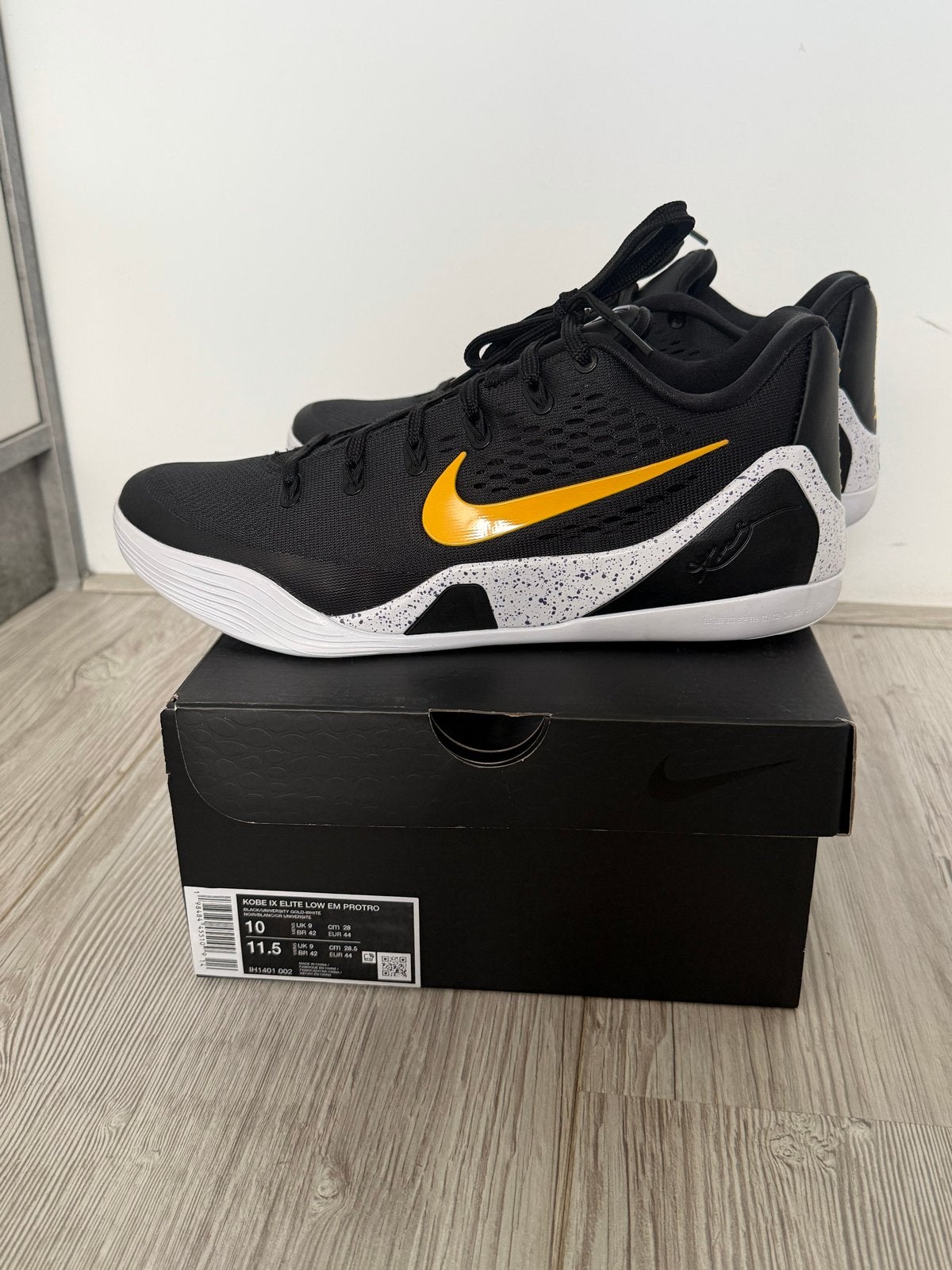 Nike Kobe IX Elite Low EM Protro - maat 44, Verzenden, Nieuw, Sportschoenen, Zwart