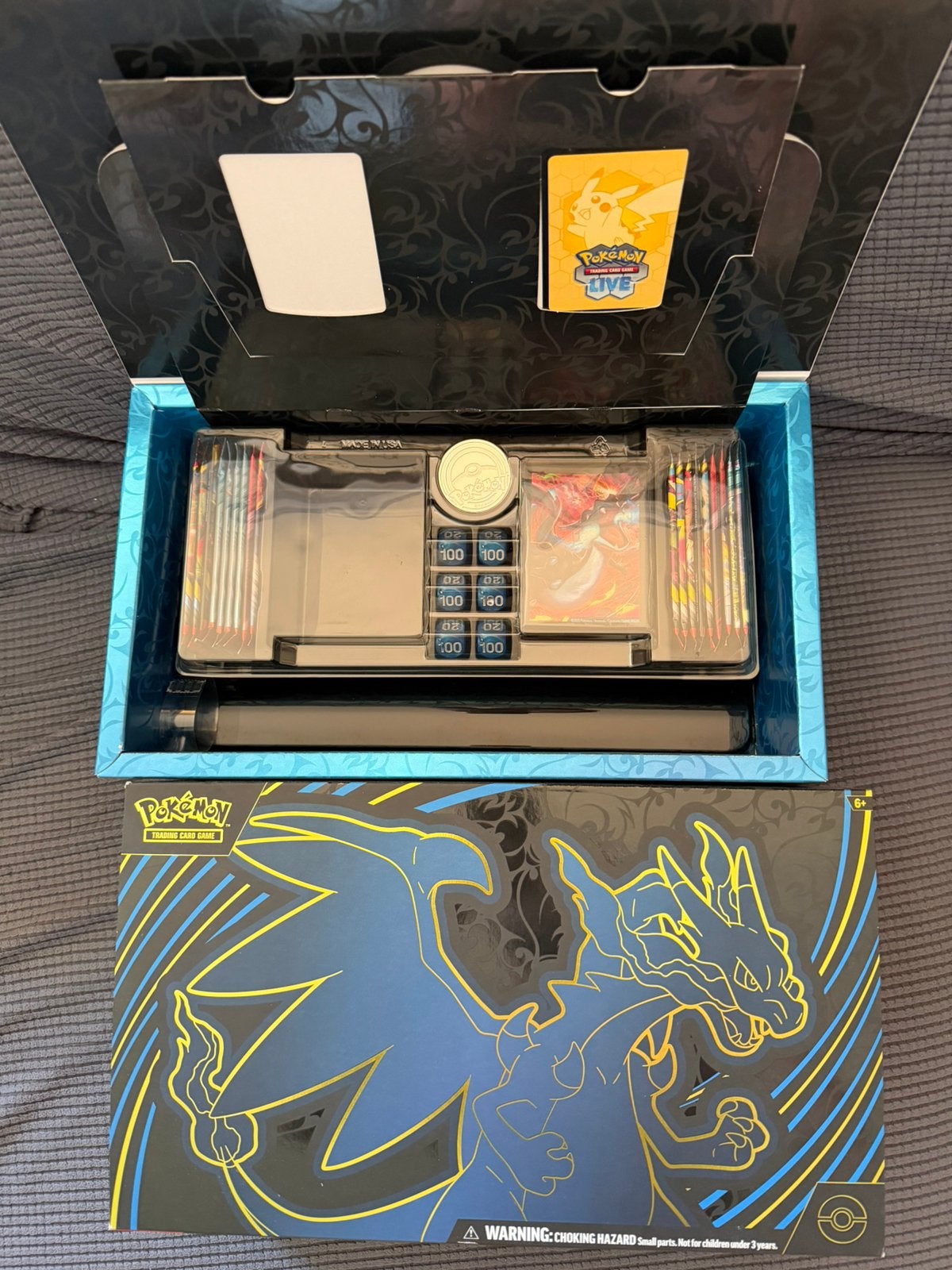 Mega charizard ex collection box, Hobby en Vrije tijd, Verzamelkaartspellen | Pokémon, Ophalen of Verzenden, Zo goed als nieuw