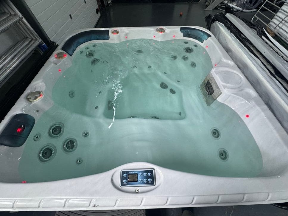 Nette Balboa Jacuzzi 209x209x90cm - Plug & Play, Gebruikt, Spaboer, Info@spaboer.nl, Overige typen