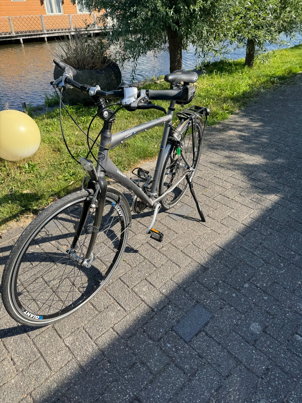 Giant Aero RS2 hybride fiets - Zo goed als nieuw, Ophalen, 28 inch, Velgrem, Giant
