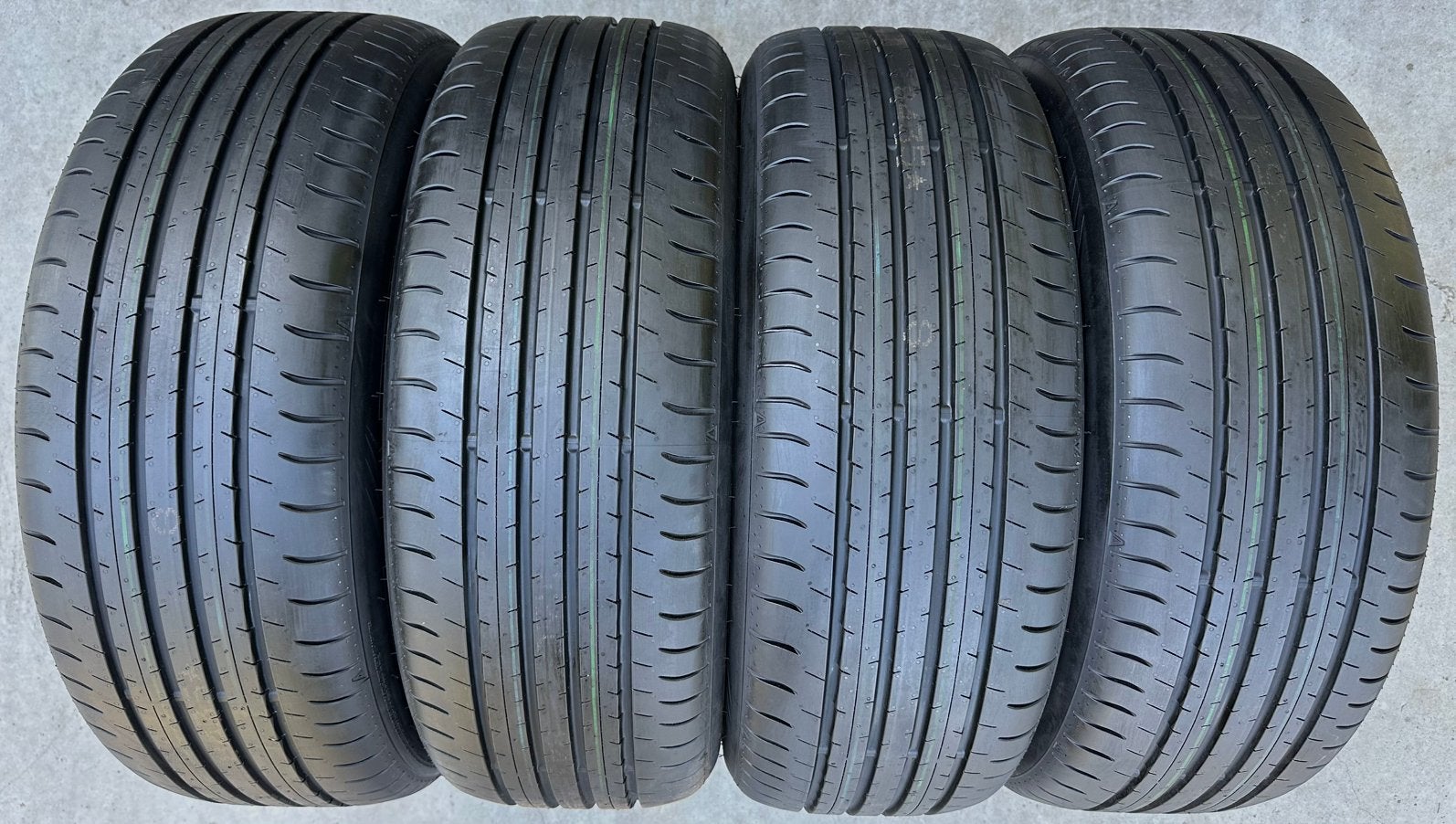 4 Stuks Dunlop 225 55 18 Zomerbanden Inclusief Montage