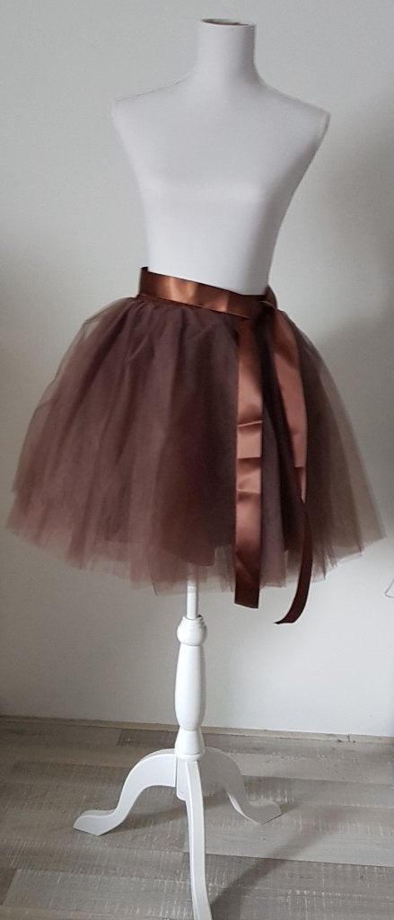 Nieuwe bruine petticoat / tule / tutu, 6 lagen + onderrok, Ophalen of Verzenden, Nieuw, Bruin, Knielengte