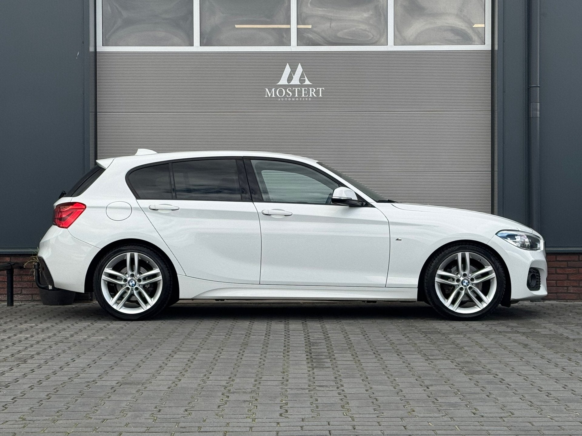 BMW 1-serie 120i/177pk M-pakket Automaat|2015|LCI|Navi|LED|C, Auto's, BMW, Achterwielaandrijving, Gebruikt, 4 cilinders, Alcantara