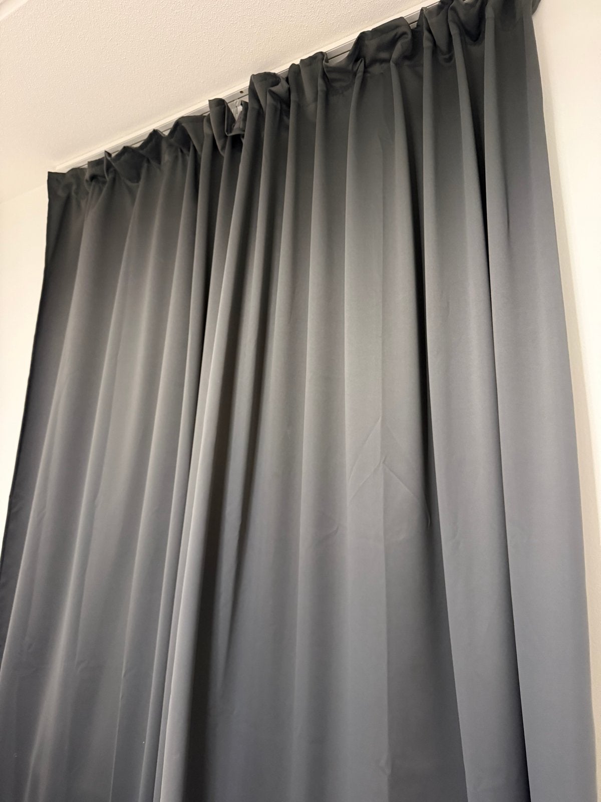 3 paar IKEA MAJGULL Verduisterende gordijnen, 145x300 cm, Ophalen, Verduisterend, Zo goed als nieuw, Gordijn