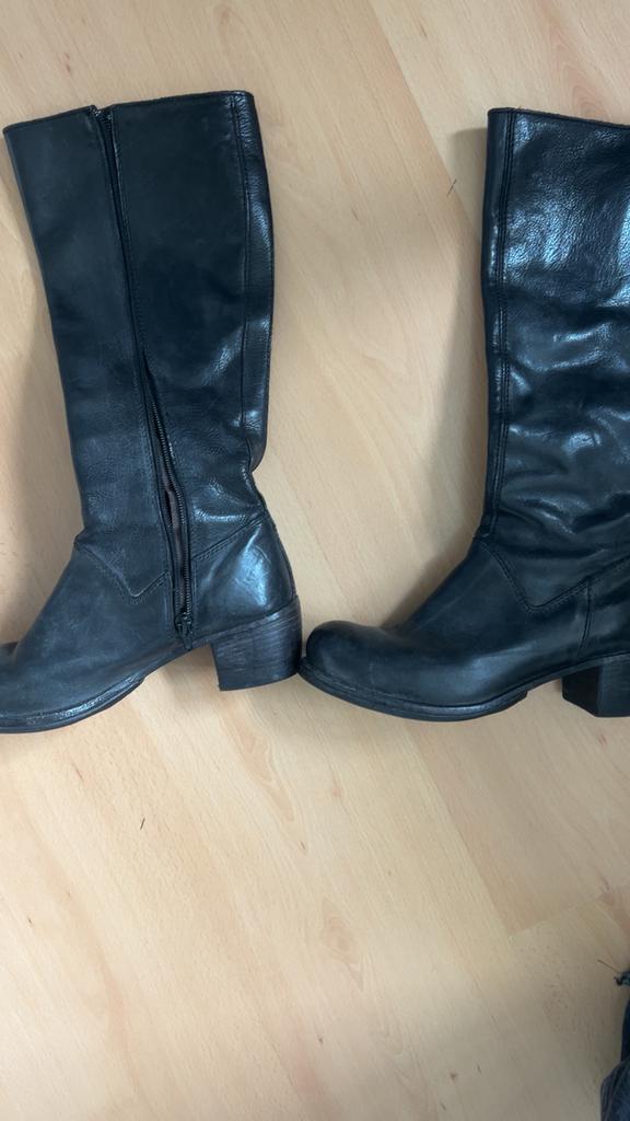 Mooie laarzen maat 37, Kleding | Dames, Schoenen, Ophalen of Verzenden, Zo goed als nieuw, Zwart, Hoge laarzen