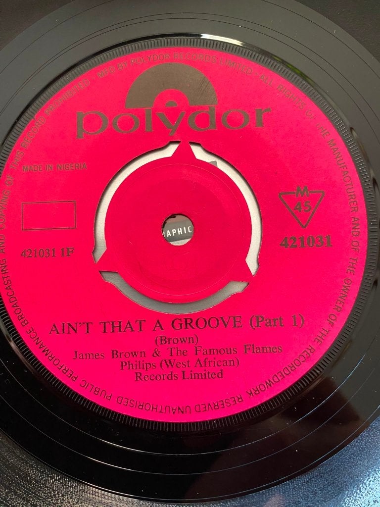 James Brown – Ain't That A Groove( persing Nigeria) ZELDZAAM, 7 inch, Ophalen of Verzenden, Zo goed als nieuw, Funk