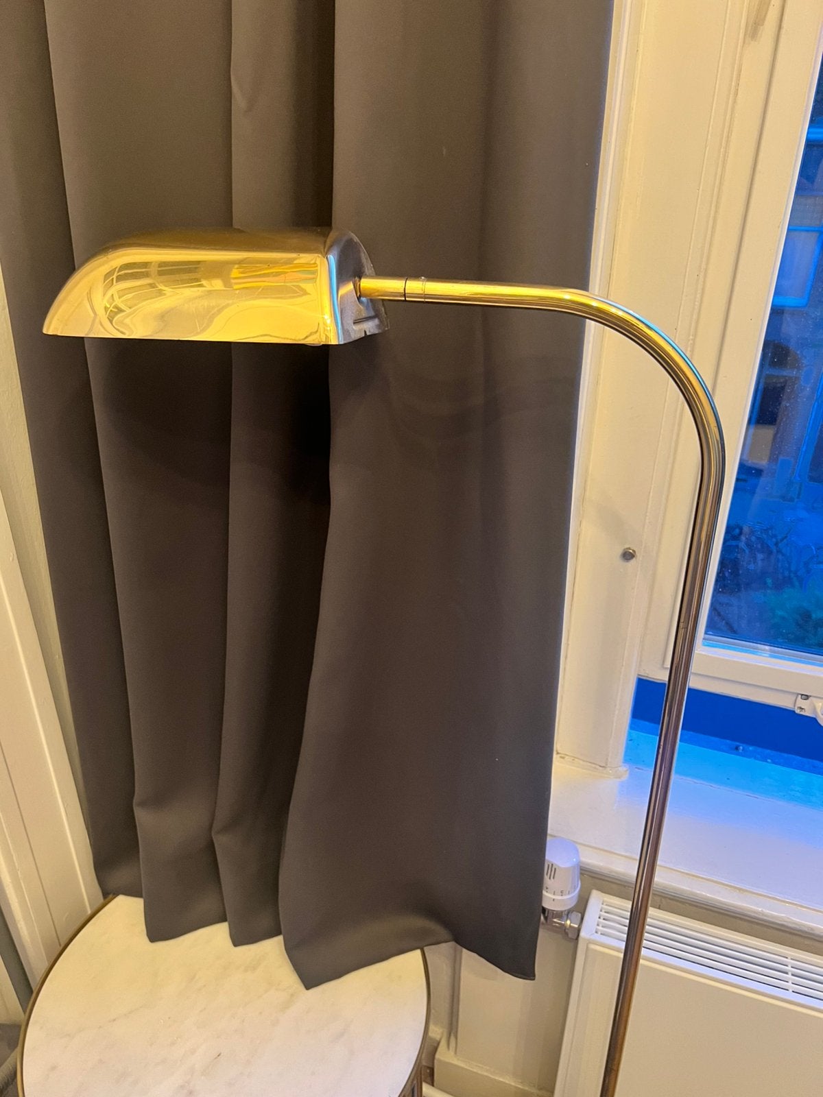 Gouden vloerlamp - Gebruikt, goede staat, Huis en Inrichting, Lampen | Vloerlampen, Gebruikt, 100 tot 150 cm, Metaal, E27 (groot)
