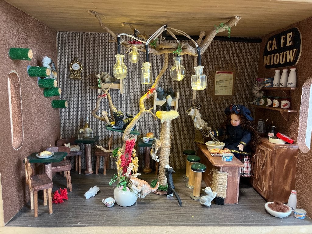 Katten Café - Kijkkast, Roombox, Poppenhuis, Ophalen of Verzenden, Nieuw, Groter dan 1:32