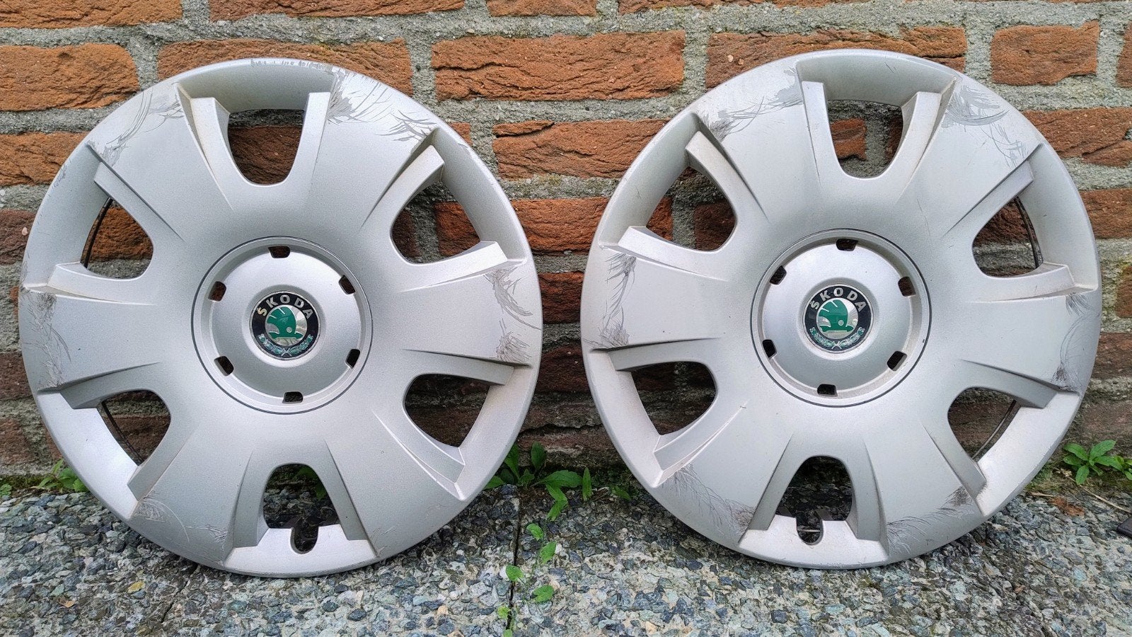 Skoda 15" wieldoppen 2 stuks, Ophalen of Verzenden, Gebruikt