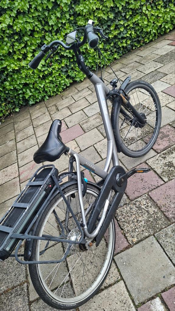 Stella fiets 26 inch - scherm defect, accu goed, Fietsen en Brommers, Elektrische fietsen, Ophalen of Verzenden